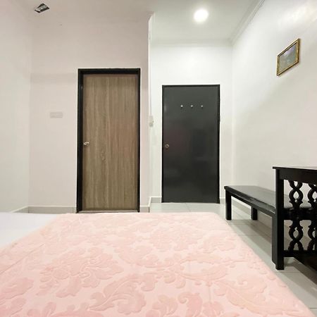 Oyo Home 90230 Dh Residence 古打毛律 外观 照片