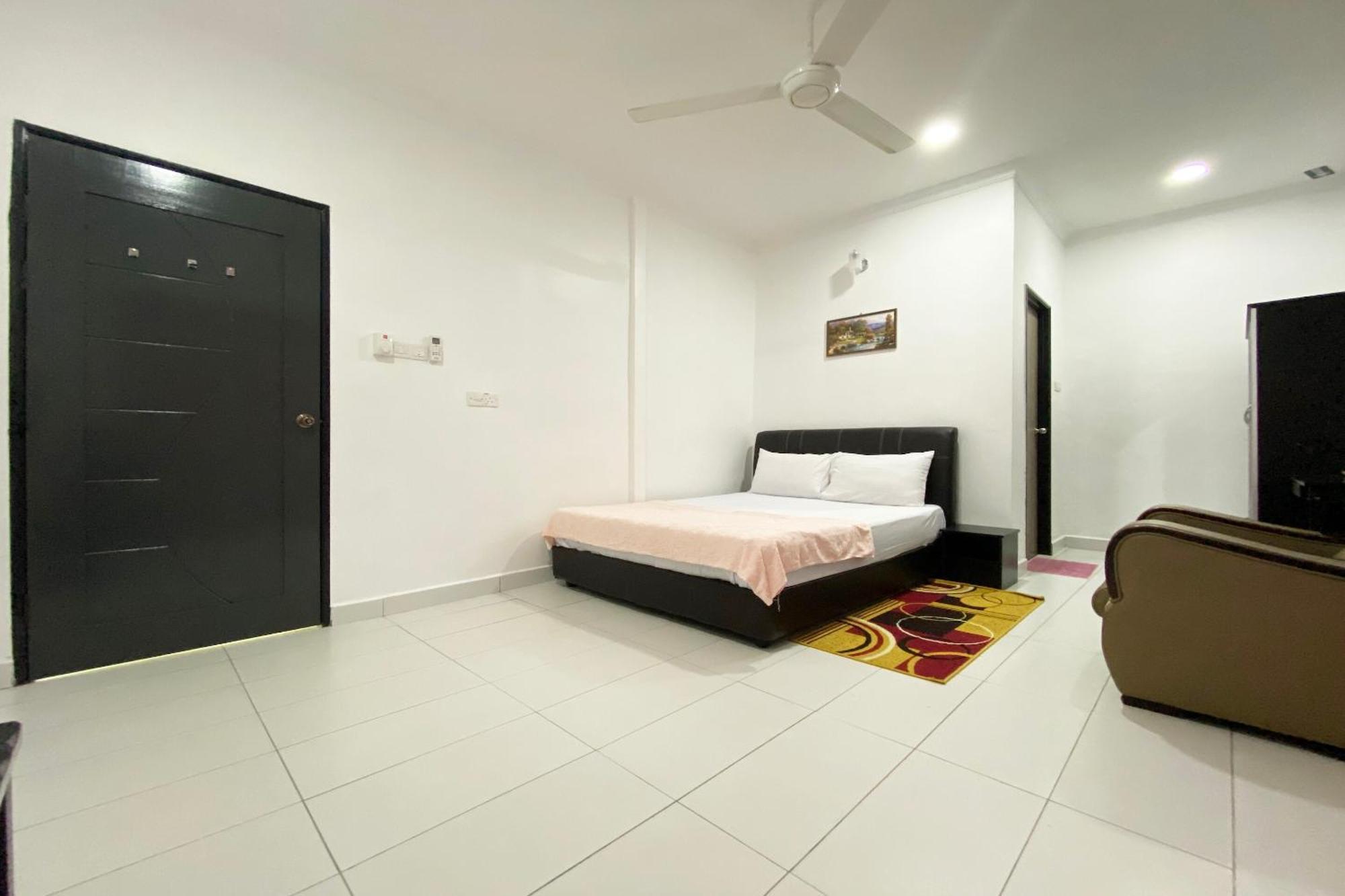 Oyo Home 90230 Dh Residence 古打毛律 外观 照片