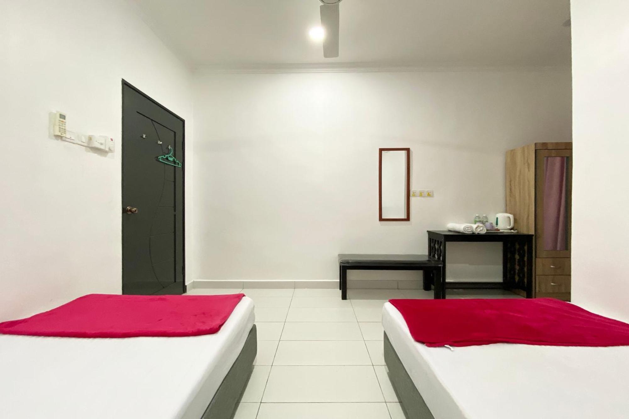 Oyo Home 90230 Dh Residence 古打毛律 外观 照片