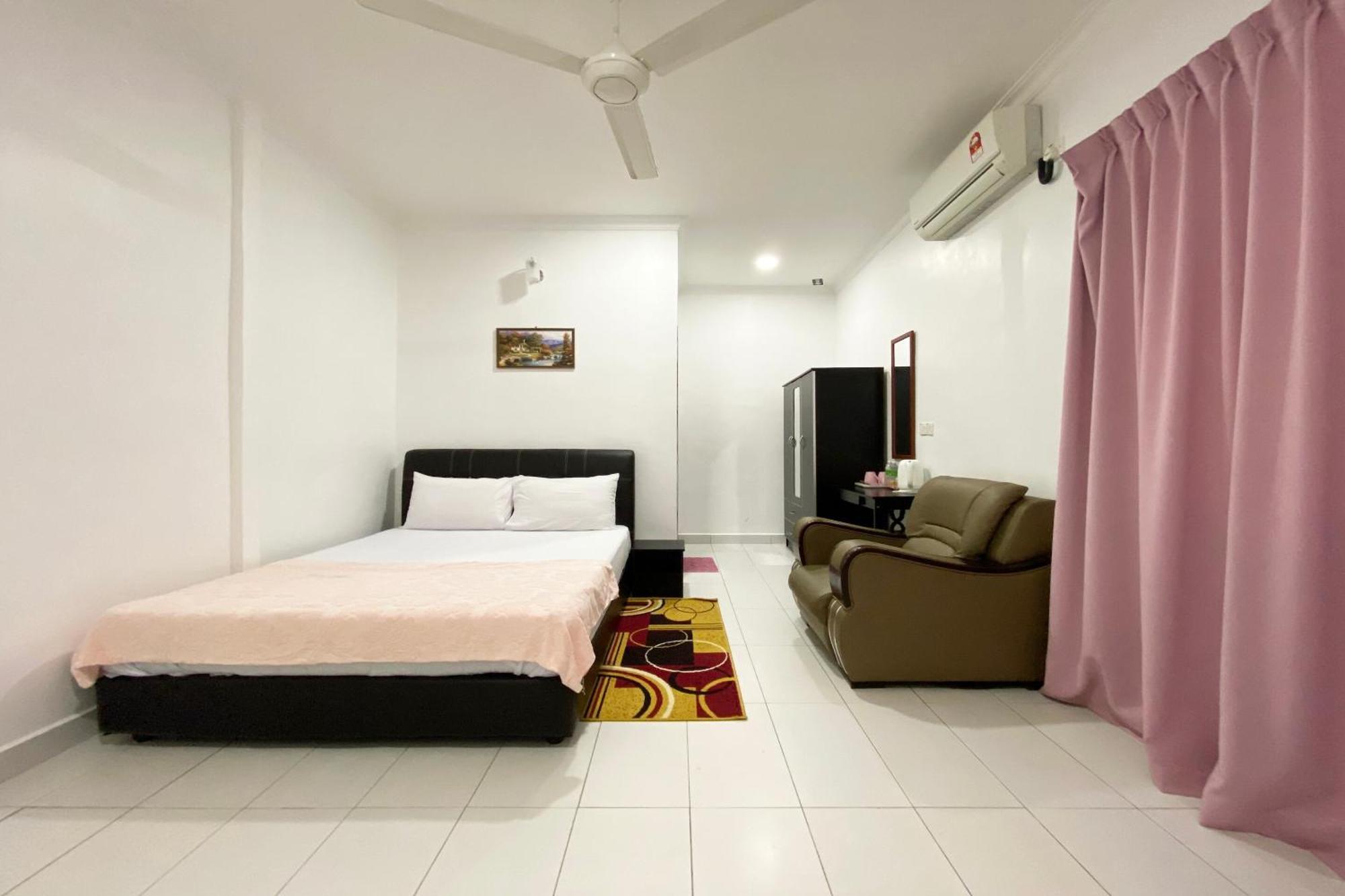 Oyo Home 90230 Dh Residence 古打毛律 外观 照片
