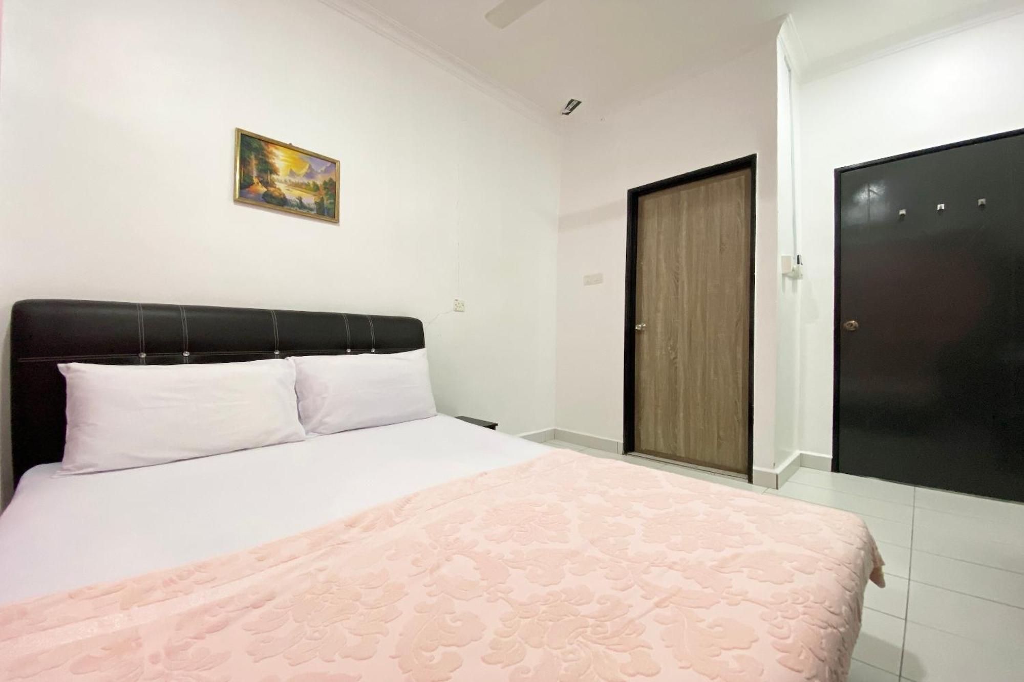 Oyo Home 90230 Dh Residence 古打毛律 外观 照片