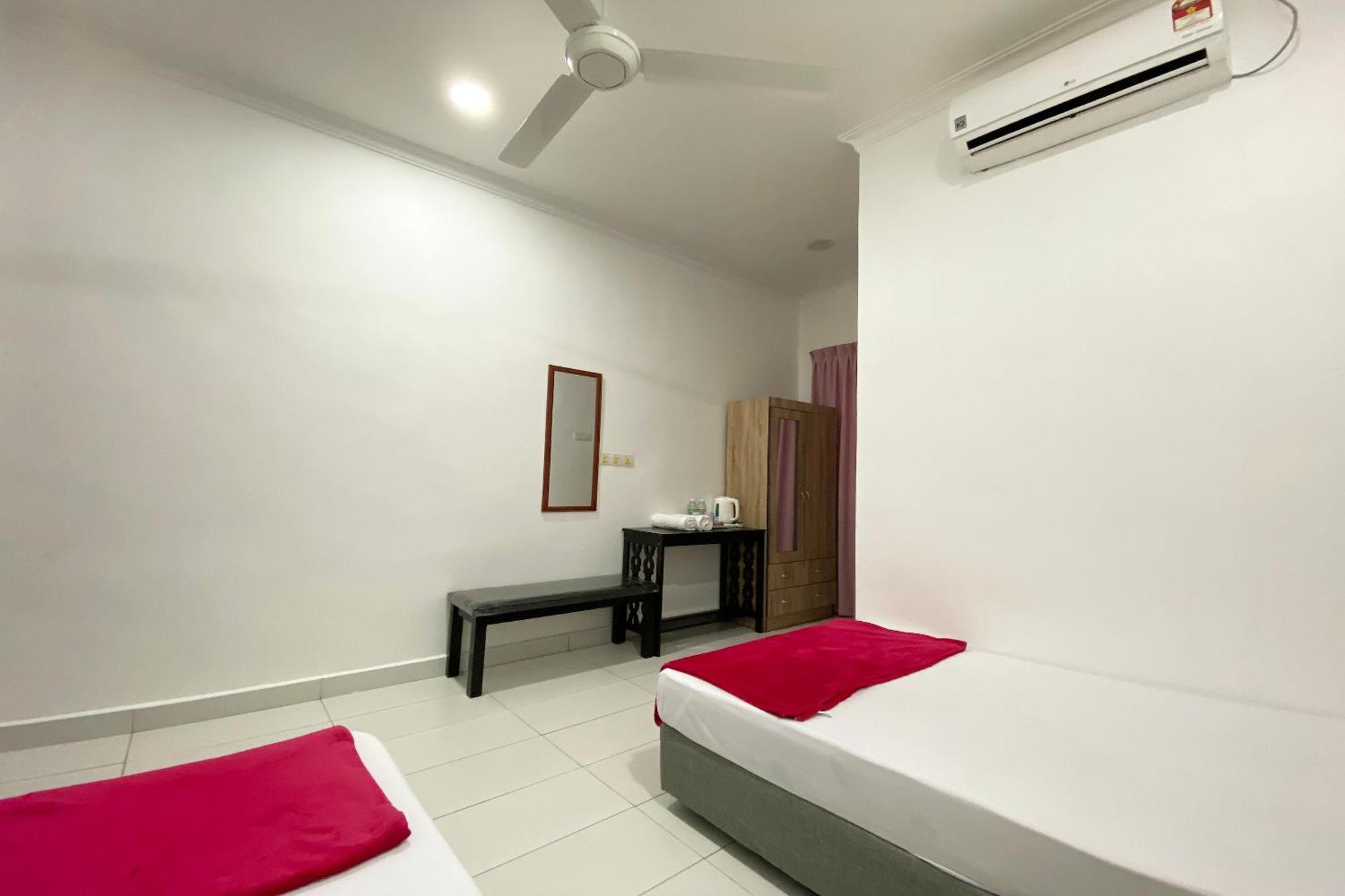 Oyo Home 90230 Dh Residence 古打毛律 外观 照片
