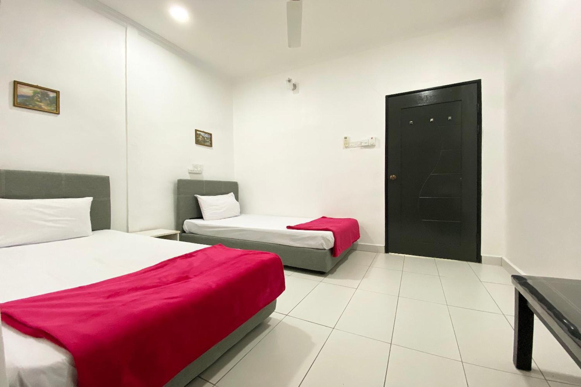 Oyo Home 90230 Dh Residence 古打毛律 外观 照片