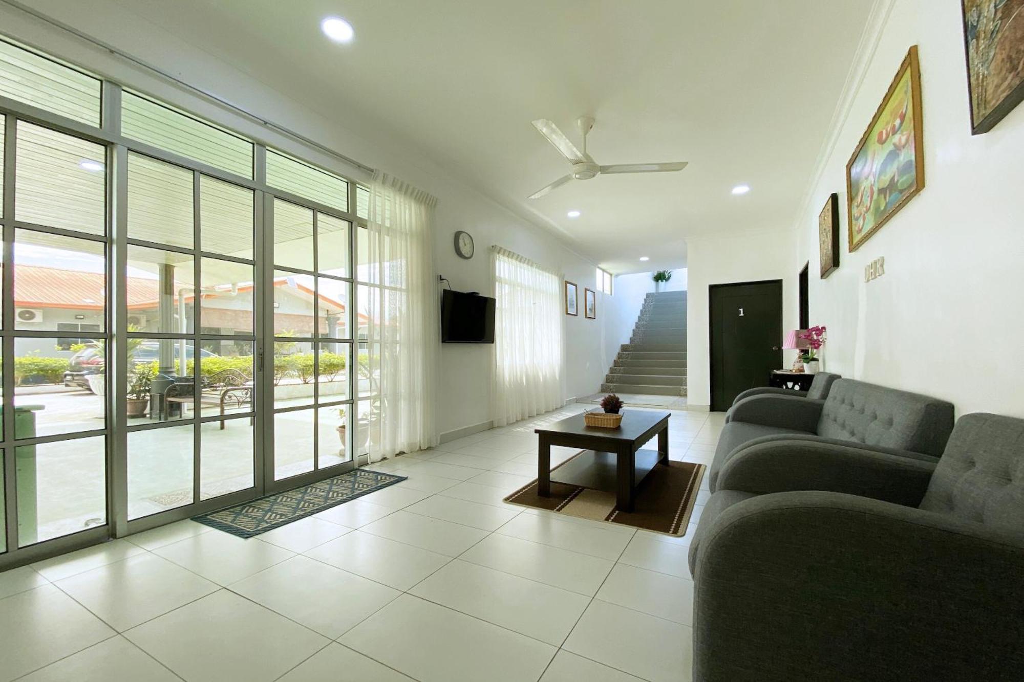 Oyo Home 90230 Dh Residence 古打毛律 外观 照片