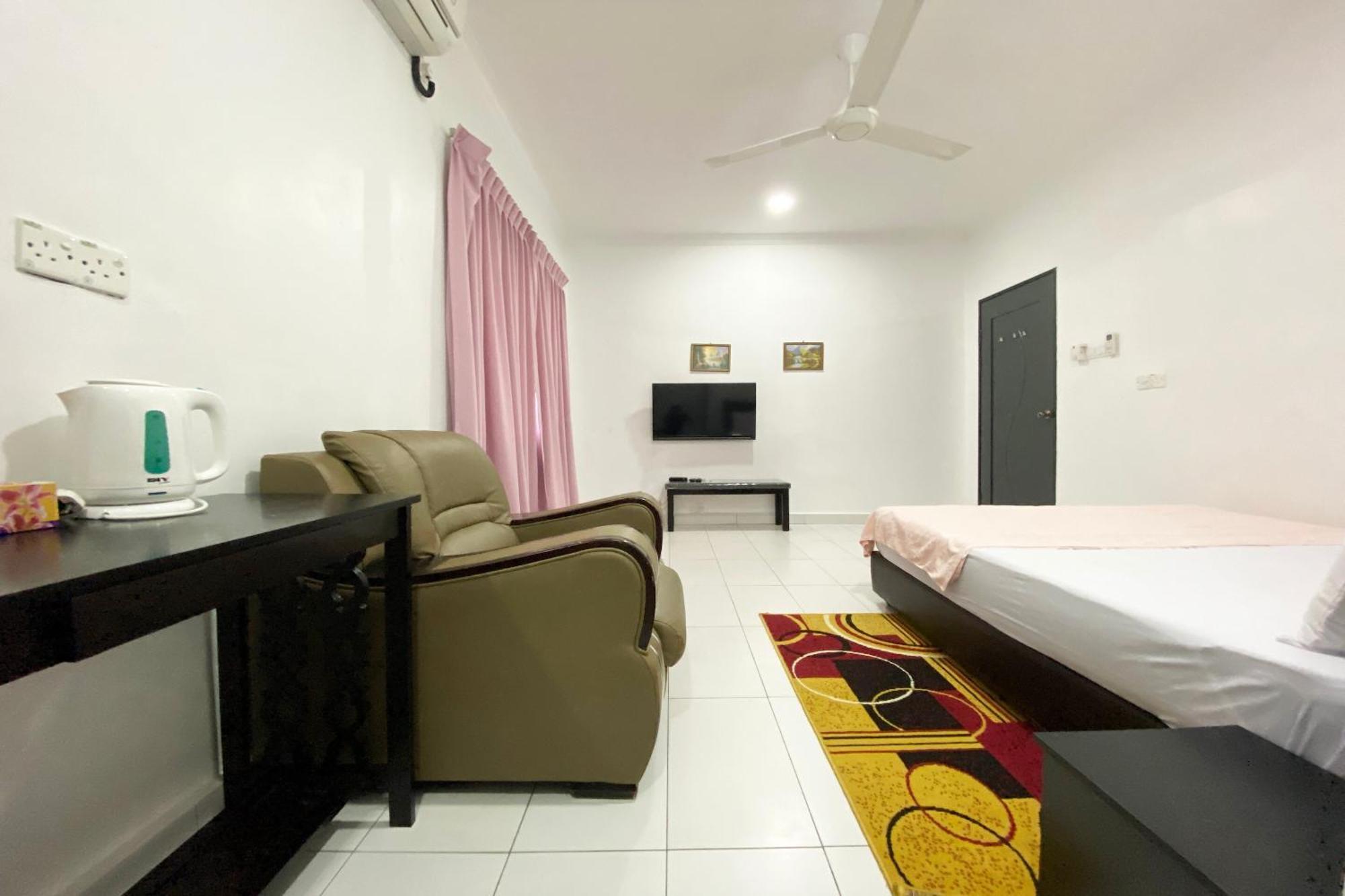 Oyo Home 90230 Dh Residence 古打毛律 外观 照片