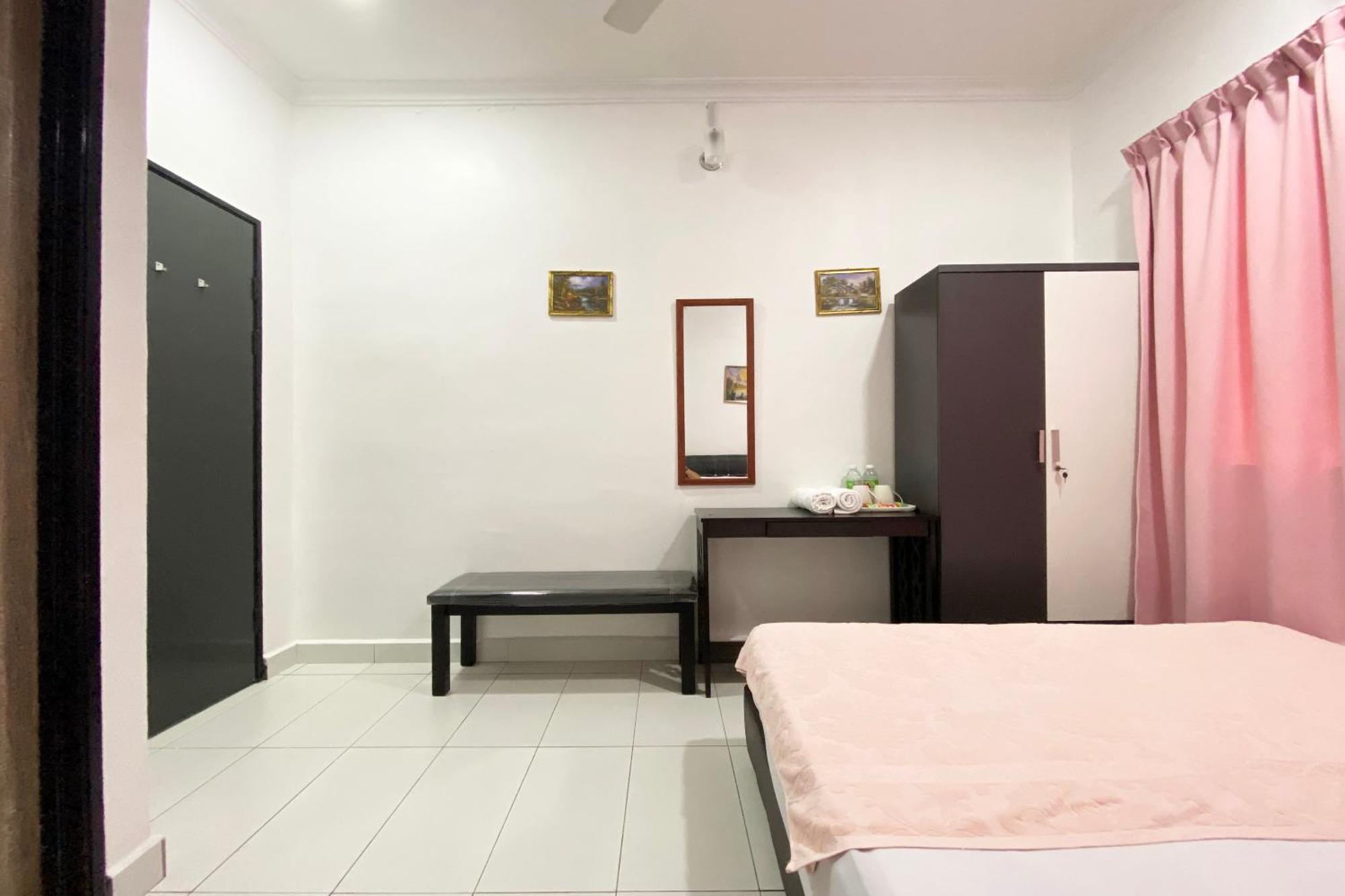 Oyo Home 90230 Dh Residence 古打毛律 外观 照片